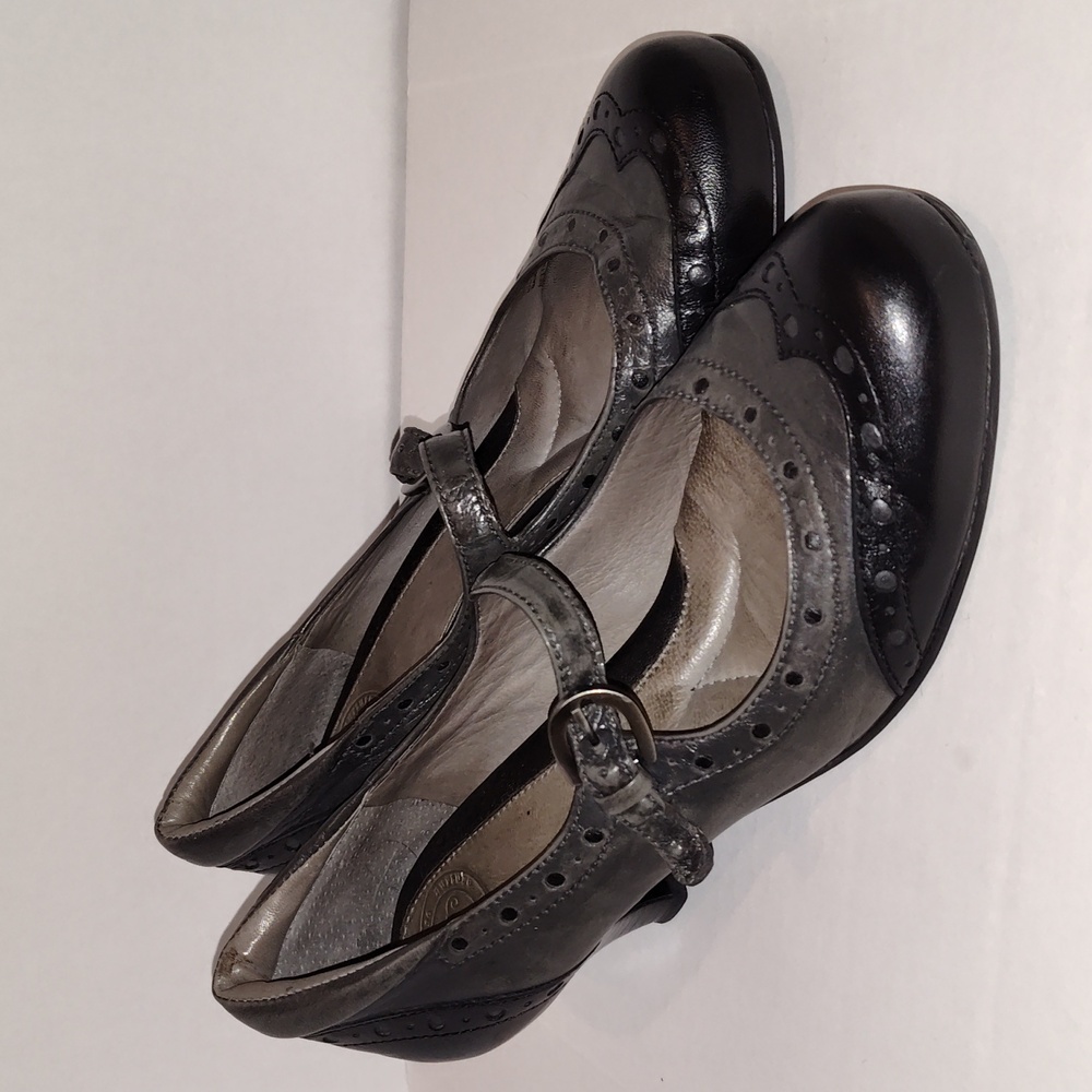 Nurture by Lamaze Black and Gray Heels